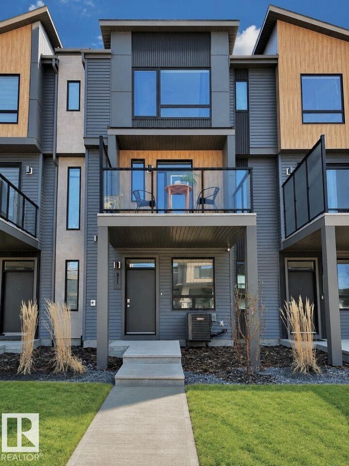 311 32 Street SW — photo 1