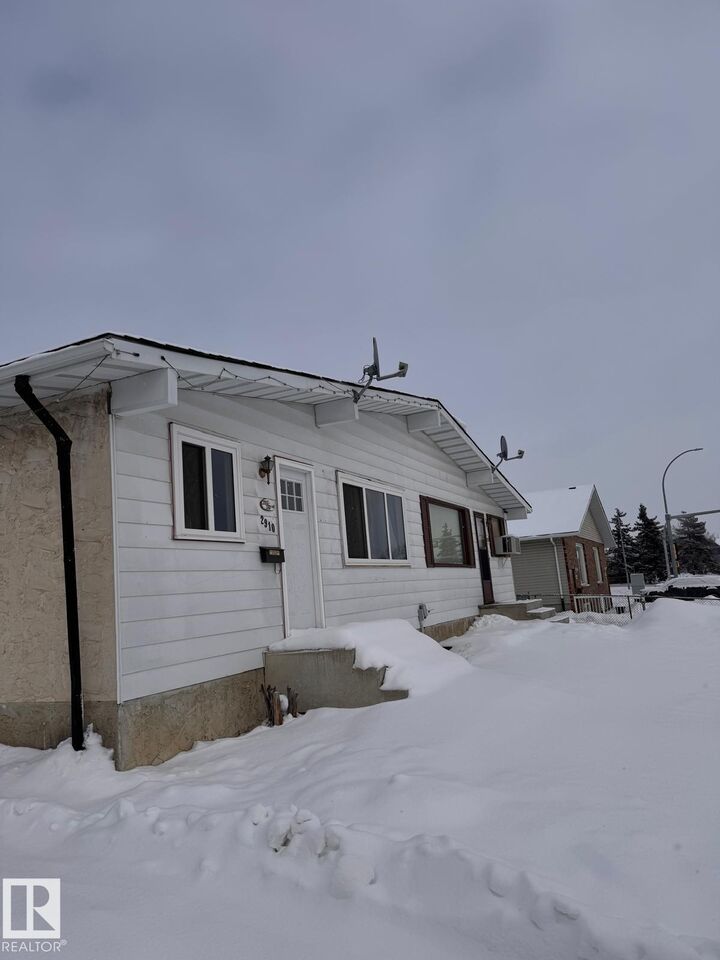 Property Photo: 2910 132A Avenue NW AB T5A 2Z3
