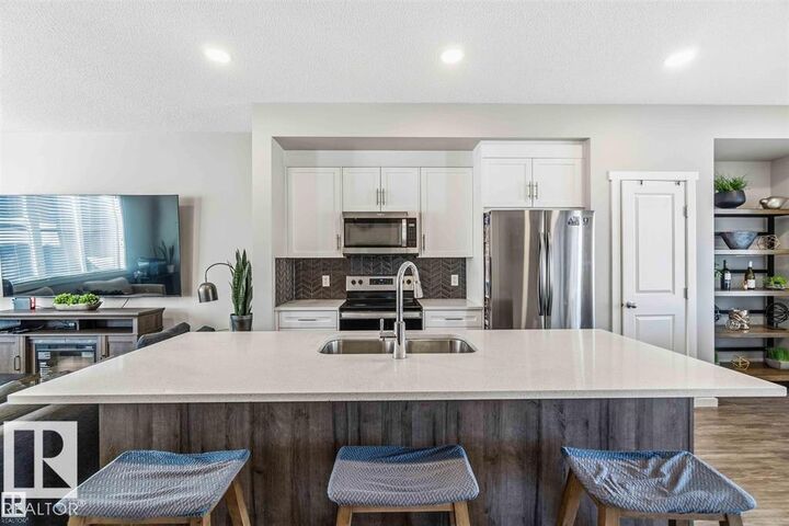 Property Photo: 1908 25 Street NW AB T6T 2H7