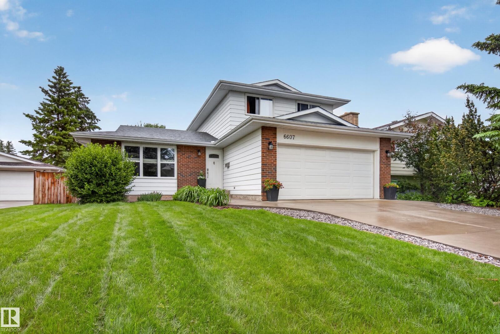 Property Photo:  6607 187 Street NW  AB T5T 2N1 