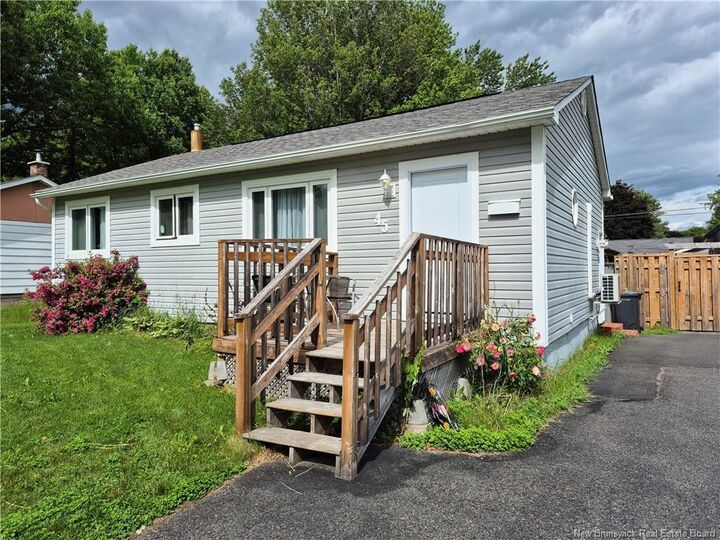 Property Photo:  45 Clearview Avenue  NB E3A 1J9 