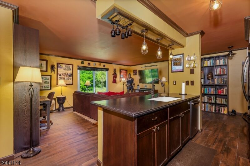 Property Photo:  18 Steeplechase Ct  NJ 08873 