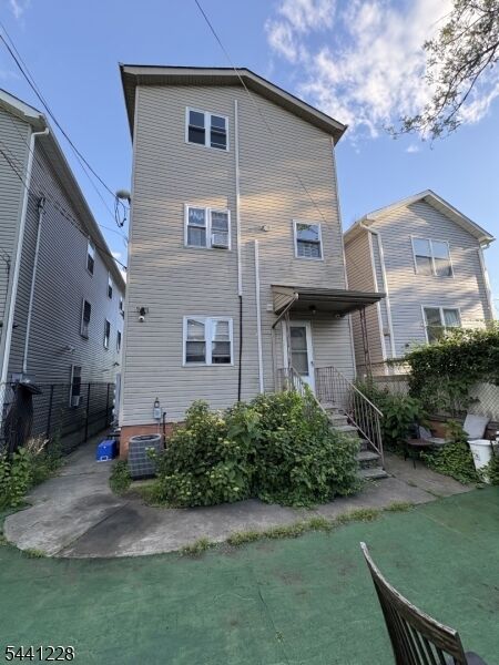 Property Photo:  163 Fair St 3  NJ 07501 