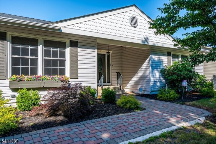 Property Photo:  6 Wood Lake Dr  NJ 08854 