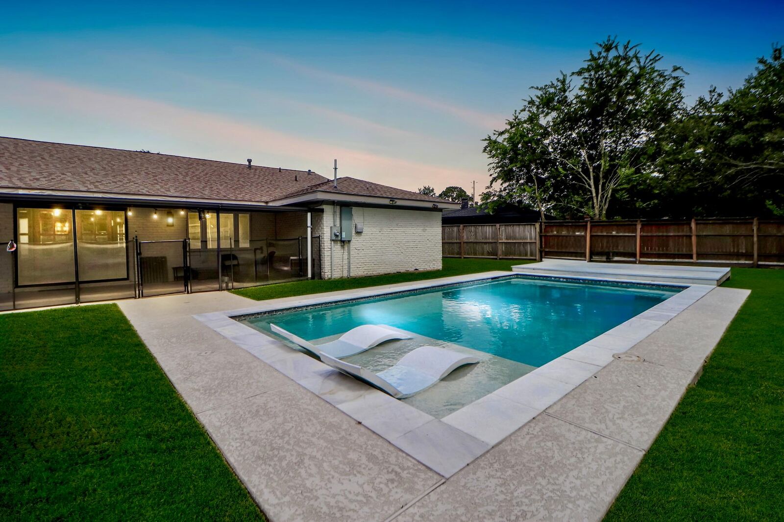 Property Photo: 6039 McKnight Street TX 77035
