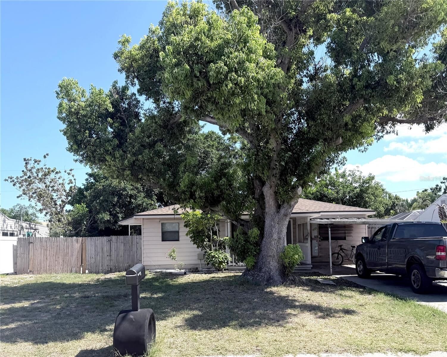 Property Photo: 2171 Orchid Street FL 34239