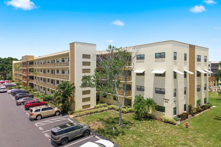 Property Photo: 6070 80th Street N 109 FL 33709
