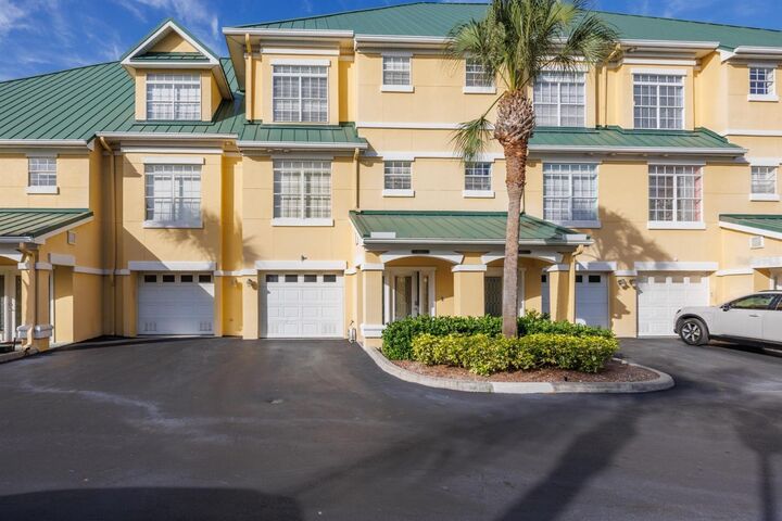 Property Photo:  6432 Sunset Bay Circle  FL 33572 