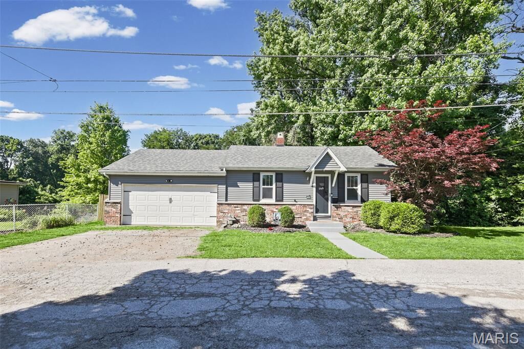 Property Photo:  600 Leonard Street  IL 62002 
