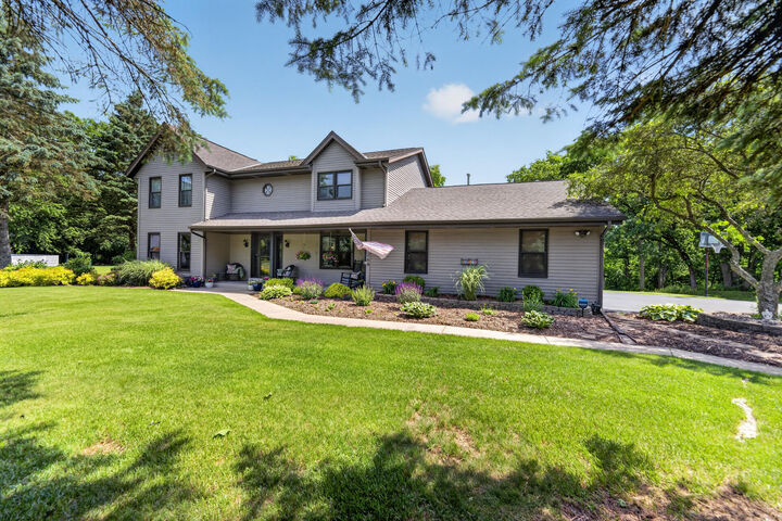 Property Photo:  N6w31264 Alberta Dr  WI 53018 