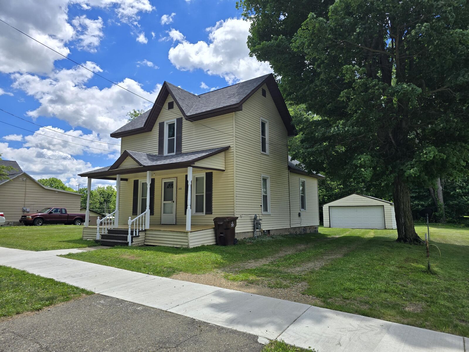 Property Photo:  315 E Center Street  MI 49237 