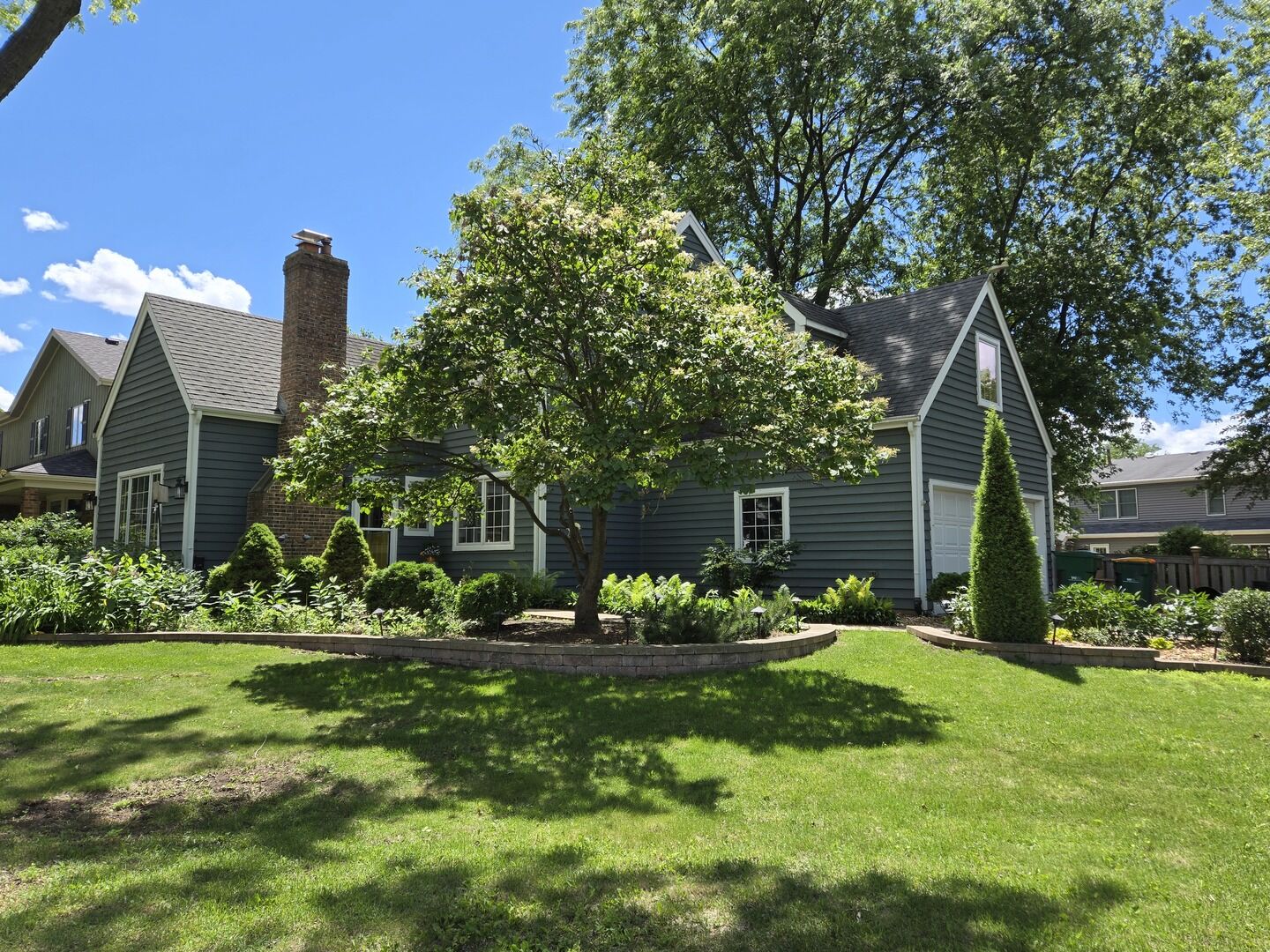 Property Photo:  318 Seafarer Drive  IL 60030 