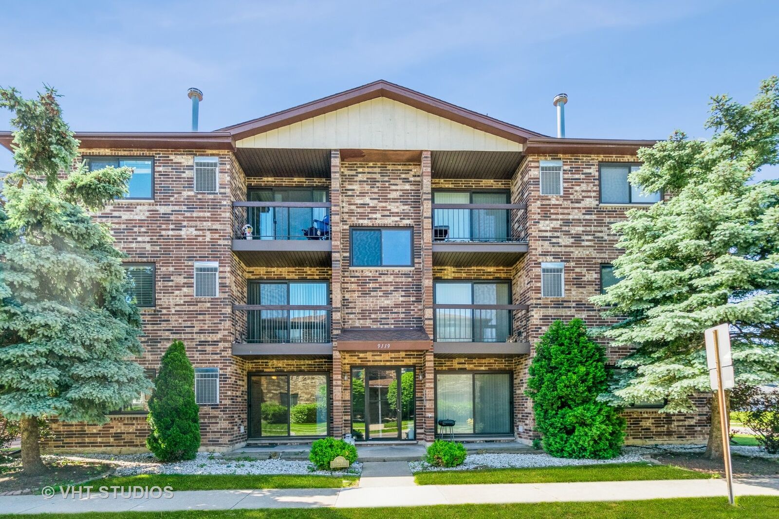 Property Photo:  9119 Lincoln Court 204  IL 60462 