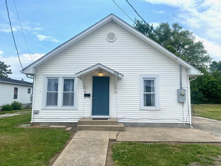 Property Photo:  206 S Horn S  IL 62896 