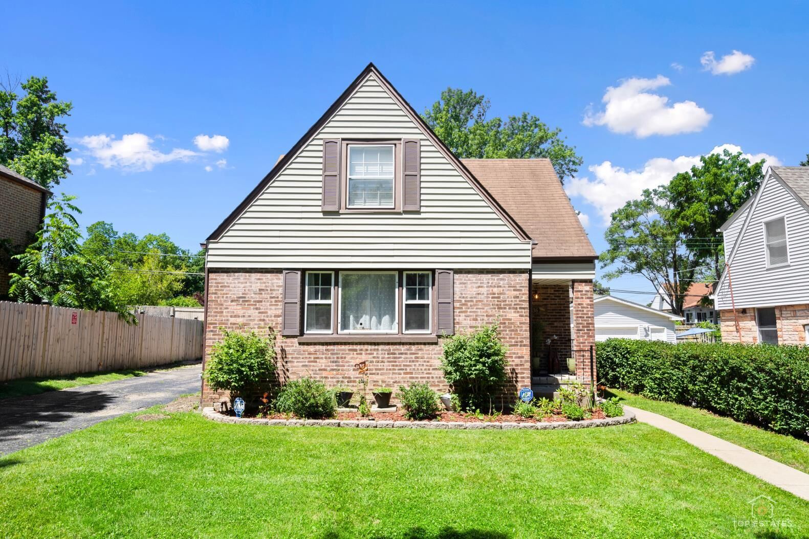 Property Photo:  1336 Heidorn Avenue  IL 60154 