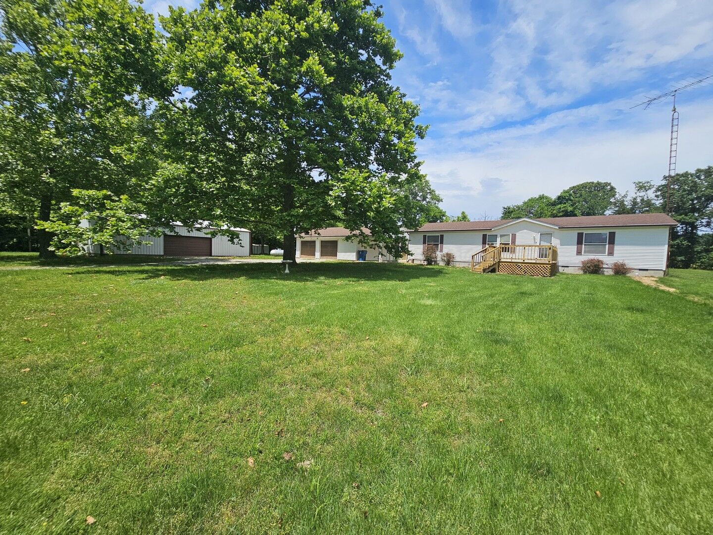 Property Photo: 14230 E Windsong Road IL 62864