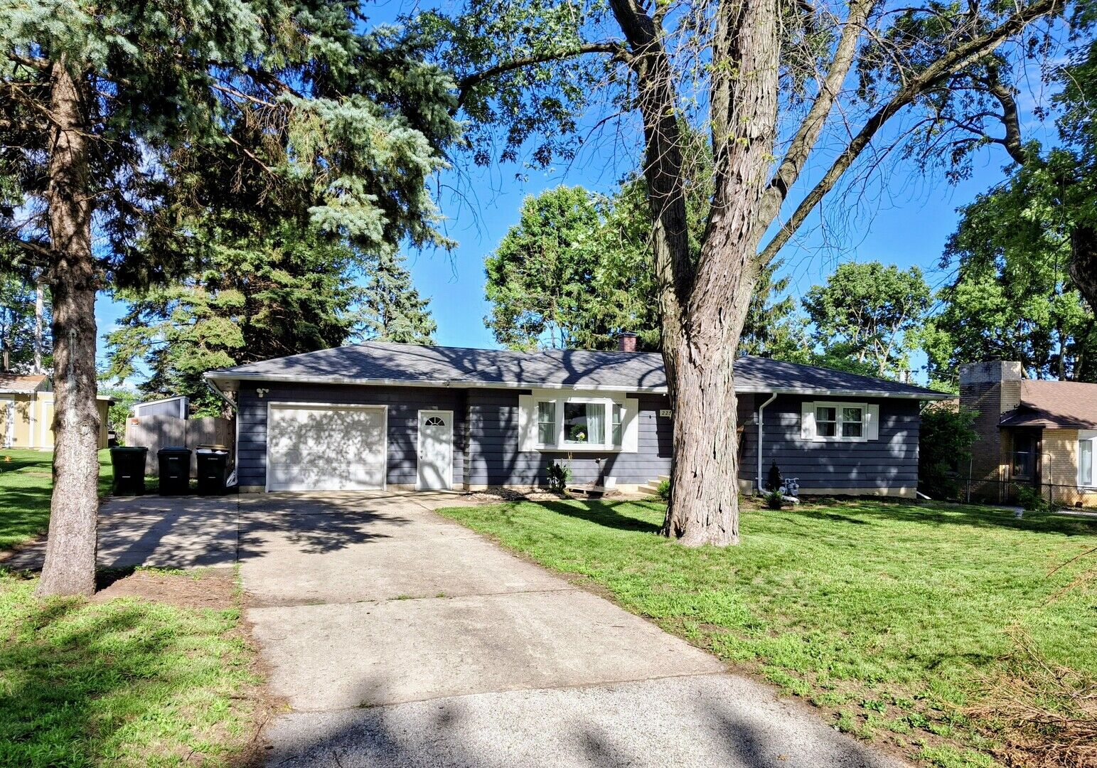 Property Photo:  22557 S Carrie Avenue  IL 60410 