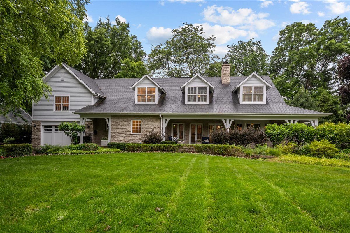 Property Photo:  644 Beaver Road  IL 60025 