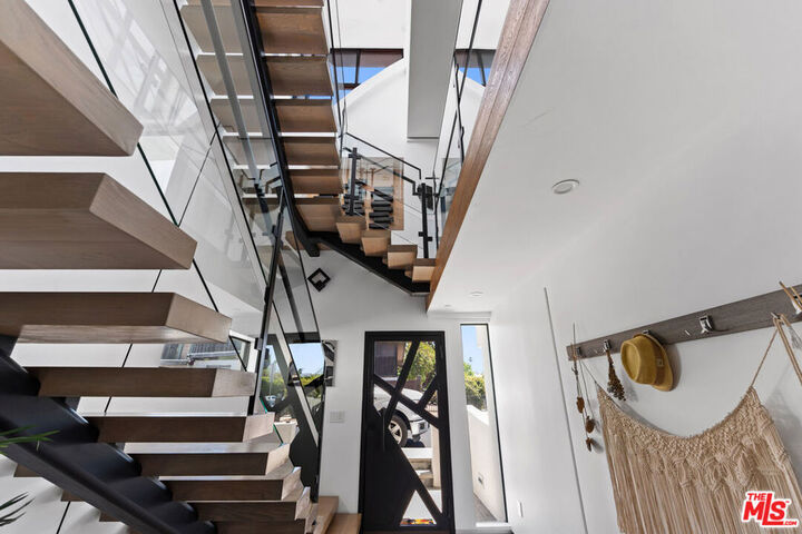 Property Photo: 647 Mildred Avenue CA 90291