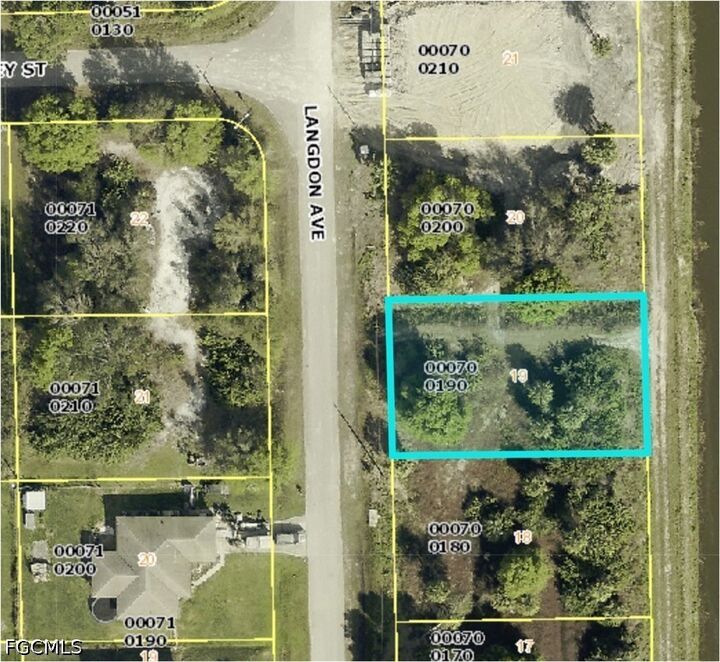 Property Photo:  6028 Langdon Avenue  FL 33905 