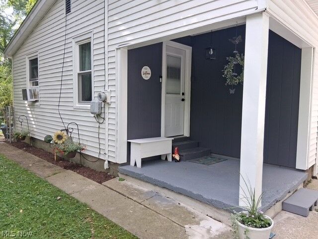 Property Photo:  906 Dora Lane  OH 44202 
