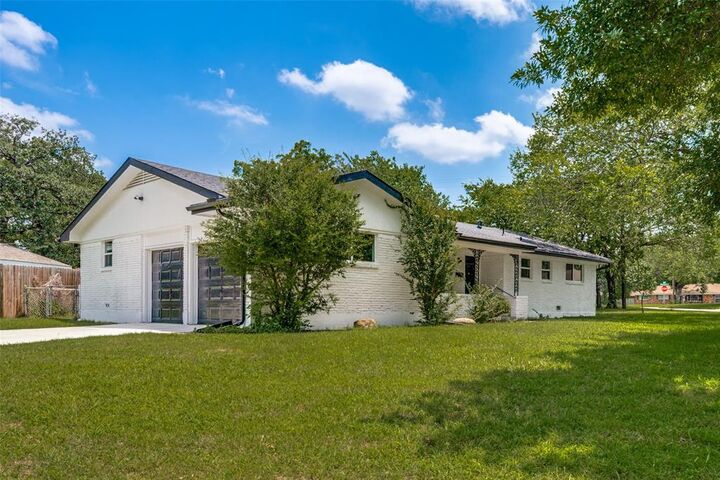 Property Photo:  1112 Karla Drive  TX 76053 