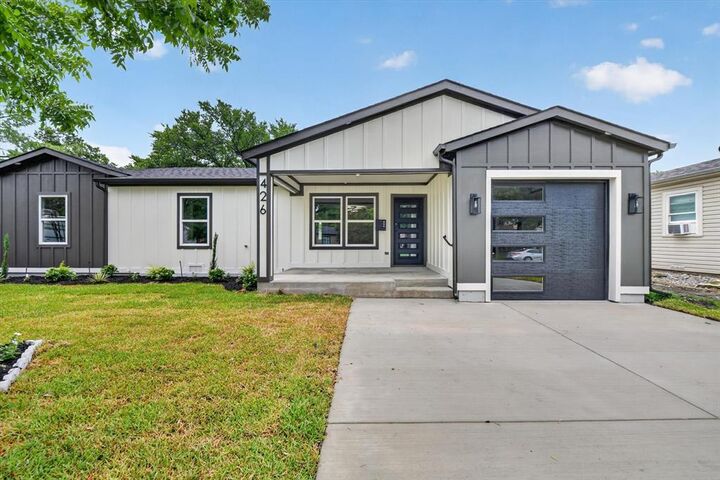 Property Photo:  426 Goodyear Street  TX 75062 