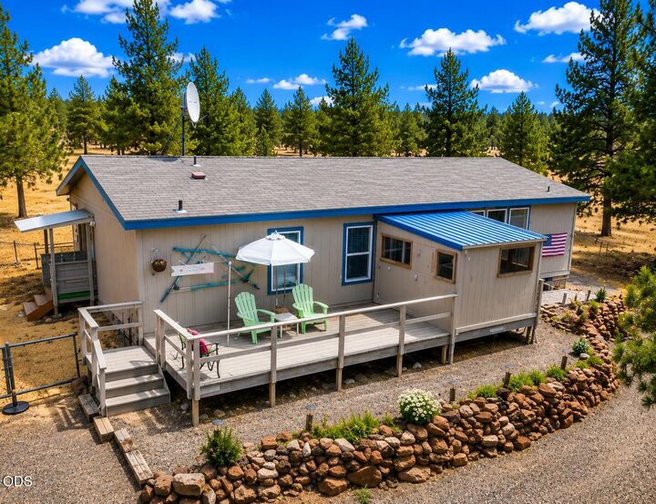 Property Photo:  7872 SE Thompson Court  OR 97754 