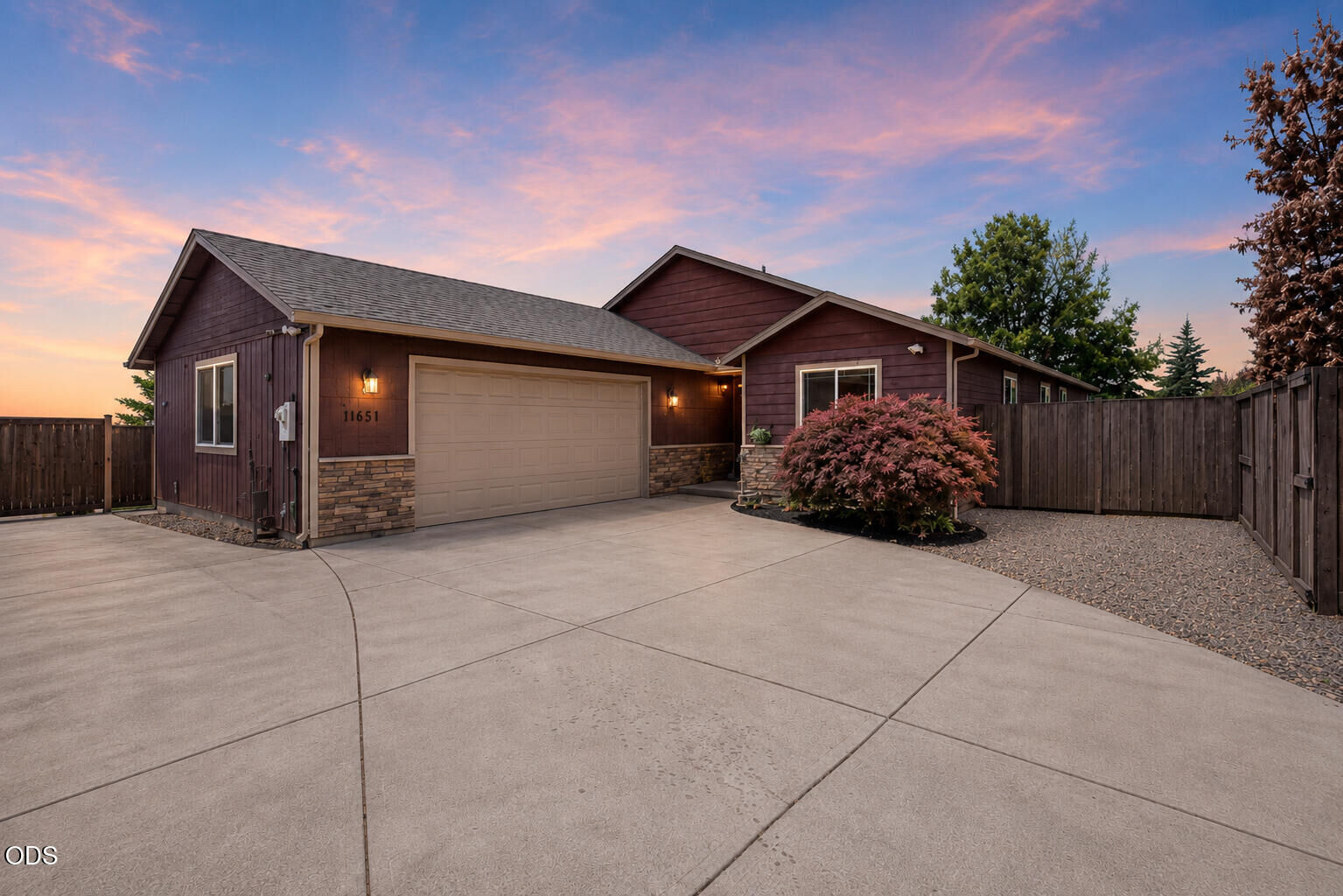 Property Photo:  7431 Jerae Place  OR 97503 