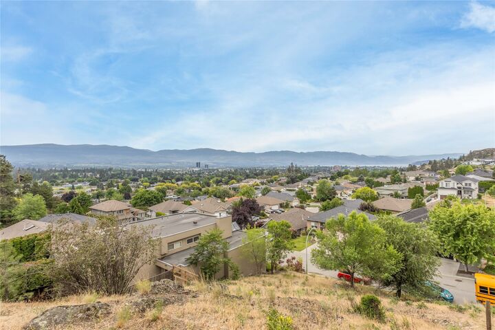 1691 Lindsay Drive — photo 1
