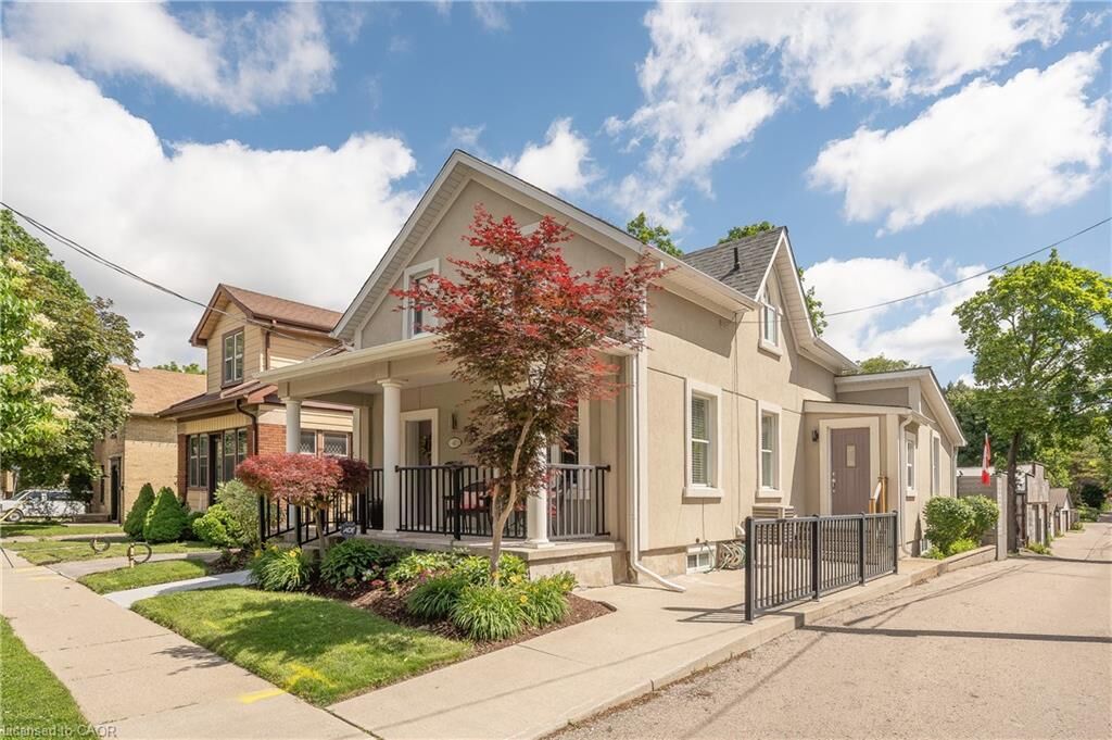 Property Photo: 40 Moore Avenue ON N2H 3S1