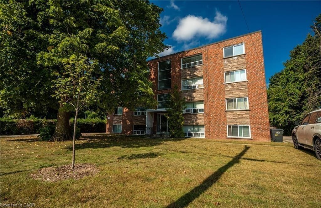 Property Photo: 2161 Ghent Avenue 7 ON L7R 1Y6