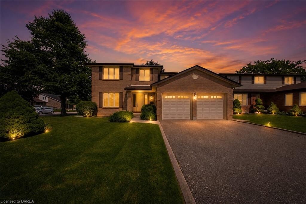 Property Photo: 22 Colonial Crescent ON N3R 7M6