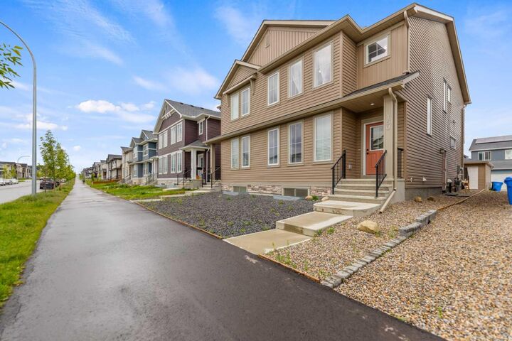 150 Ambleton Drive NW — photo 1