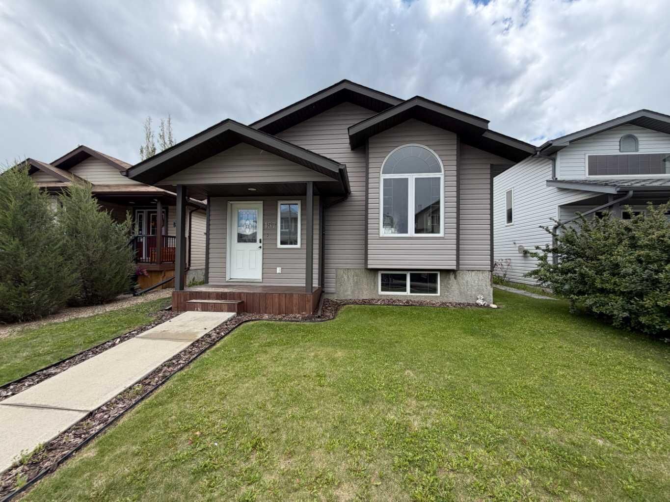 Property Photo:  157 Oswald Close  AB T4P 0C1 
