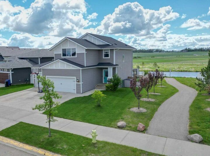 Property Photo: 611 Robinson Avenue AB T0M 1R0