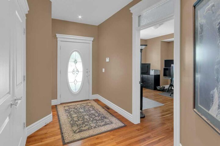 Photo de la propriété:  9 Tanner Close SE  AB T4A 2E8 