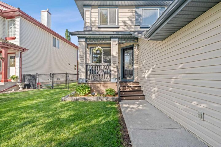 Property Photo: 249 Mt Douglas Circle SE AB T2Z 3N9