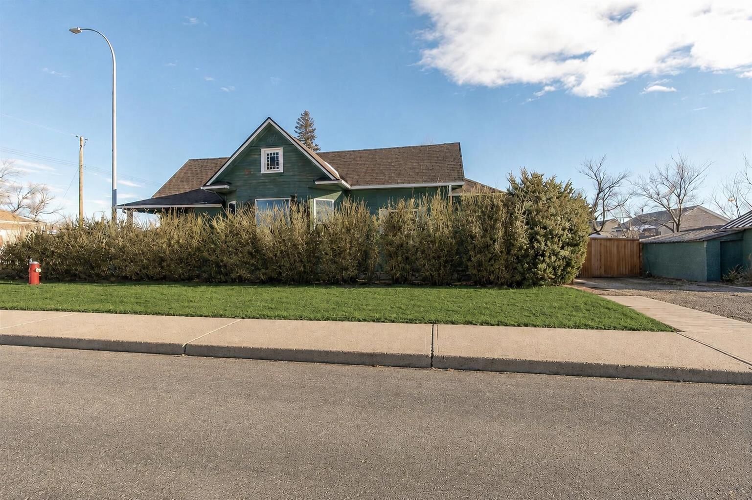 Property Photo: 2424 4 Avenue AB T0L 0Z0