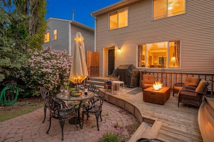 Property Photo: 4421 Quentin Court SW AB T2T 6B8