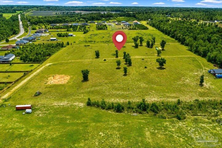 Property Photo: 9780 Mistletoe Rd FL 32583