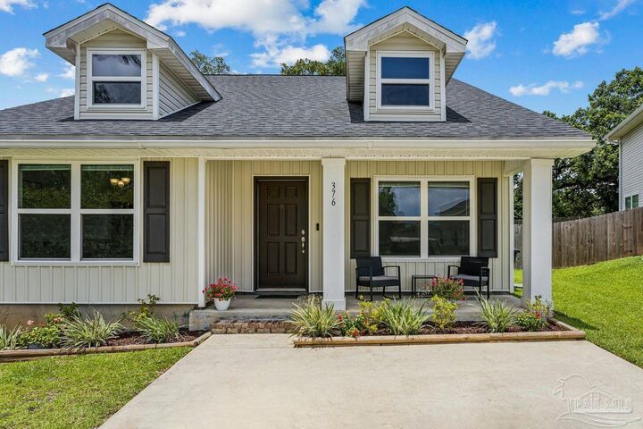 Property Photo:  376 Hilburn Ln  FL 32504 