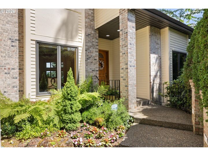 Property Photo: 1700 Village Park Ln OR 97034