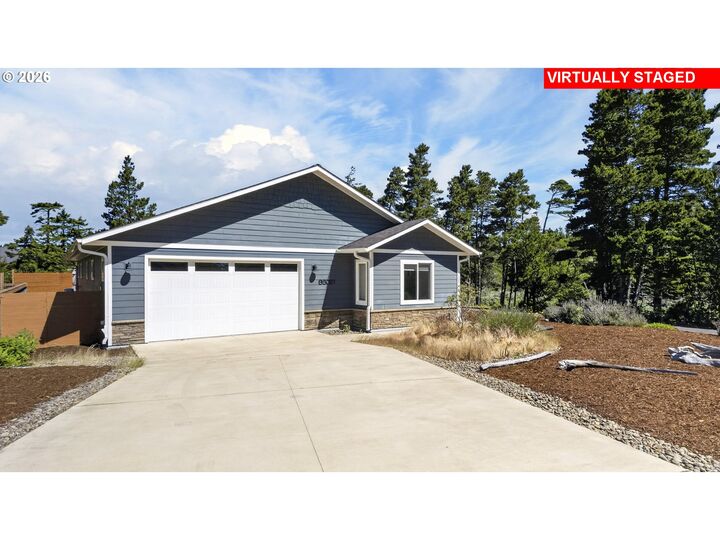 Property Photo:  88051 Lake Point Dr  OR 97439 