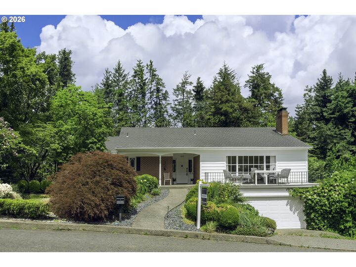 Property Photo: 4901 SW Humphrey Park OR 97221