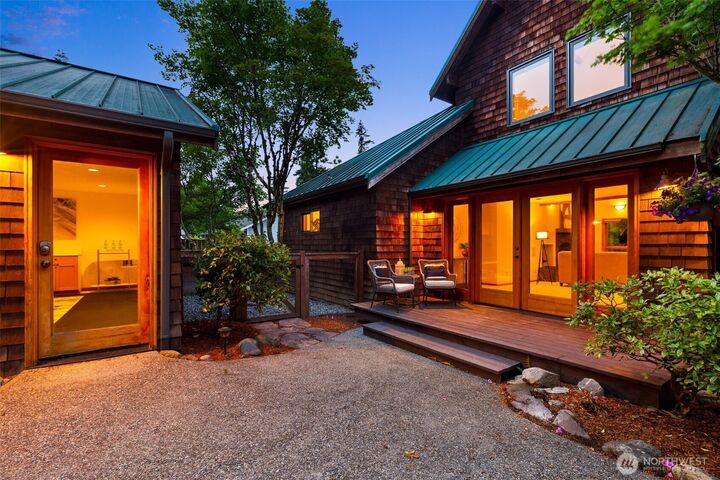 Property Photo: 7321 152nd Avenue NE WA 98052