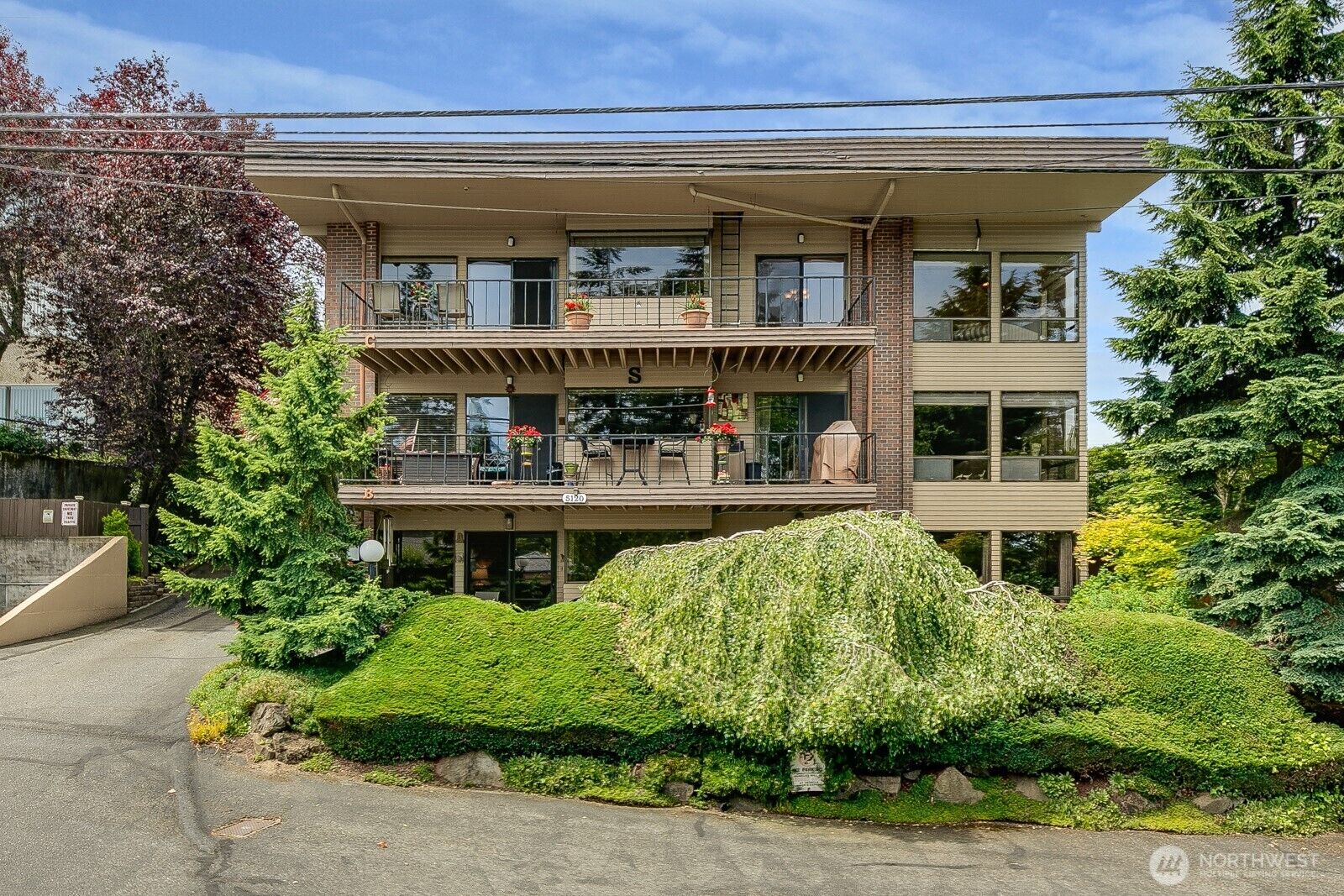 Property Photo:  5120  Beaumont Drive C  WA 98203 