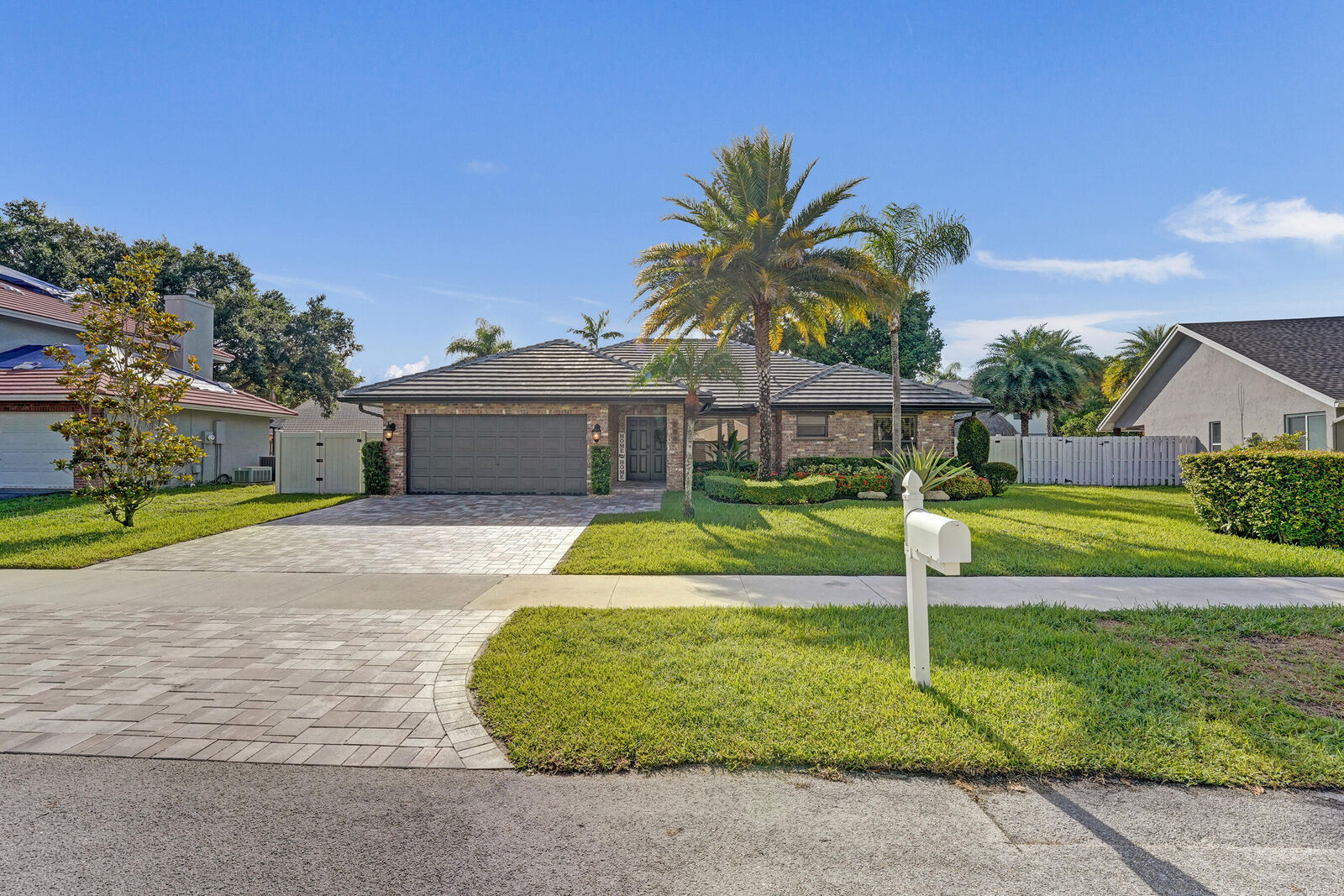 Property Photo:  800 Blue Ridge Way  FL 33325 