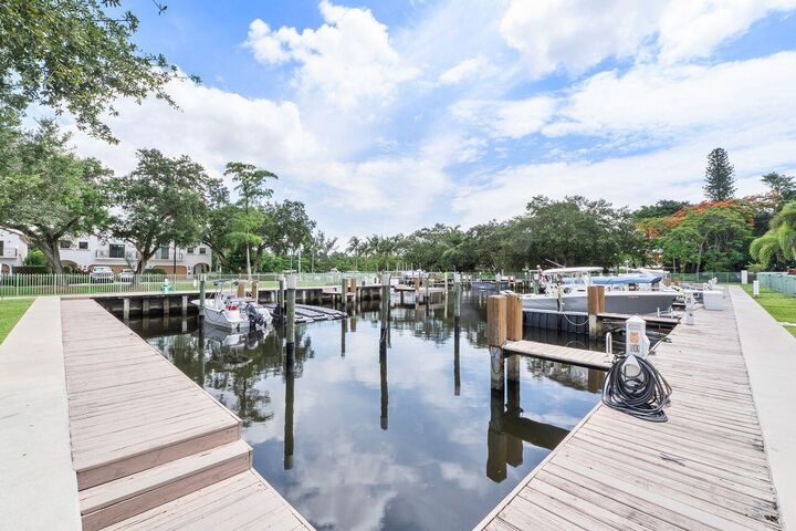 Property Photo: 2932 Hidden Harbour Court FL 33312
