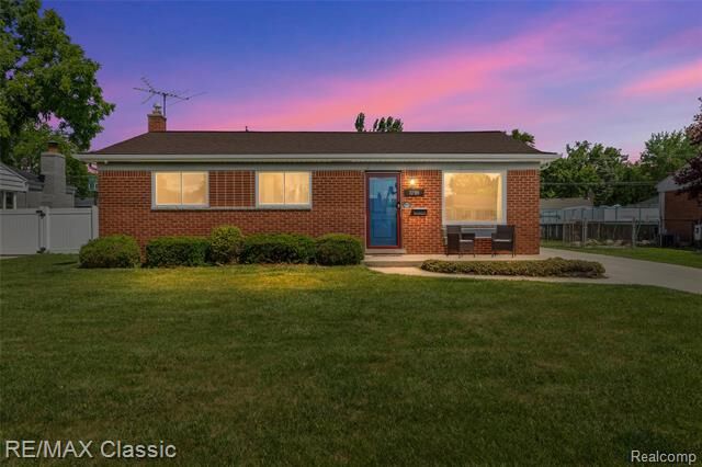 Property Photo:  11789 Danforth Drive  MI 48312 